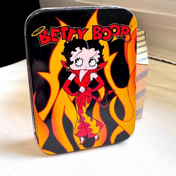 ✨HOST PICK✨ Vintage 2003 Betty Boop Tin Box with Flame Design - Picture 14 of 16